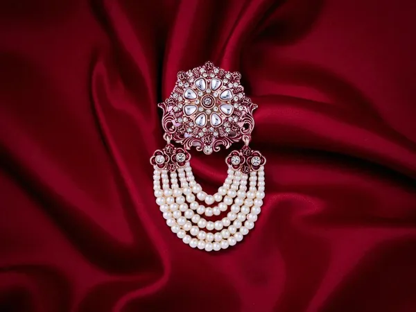 Royal_Pearl_&_Kundan_Groom's_Brooch