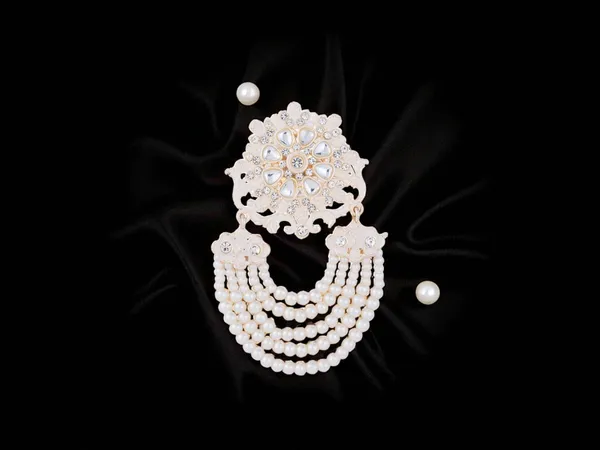 Royal_Pearl_&_Kundan_Groom's_Brooch