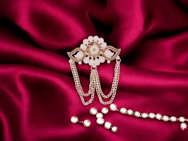 Floral_Designer_Groom's_Brooch_With_Dual_Chain