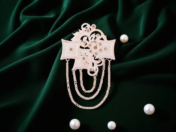 Designer_Groom_Brooch_With_Chains