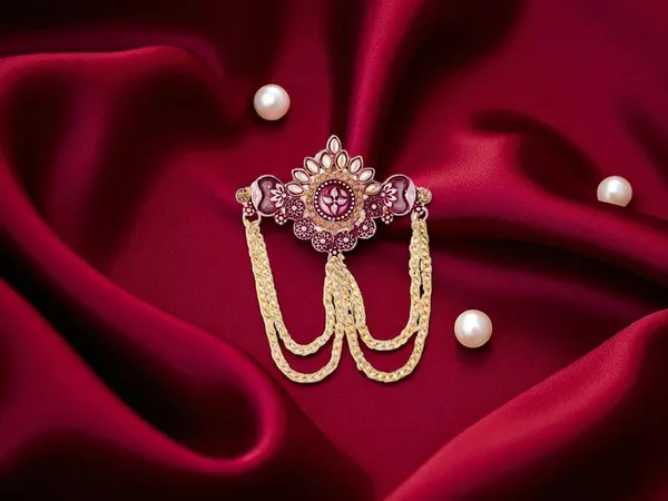 Elegant_Groom_Brooch_With_Chain