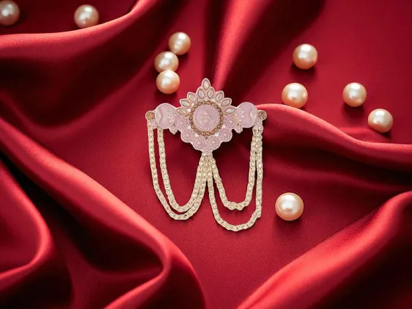 Elegant_Groom_Brooch_With_Chain