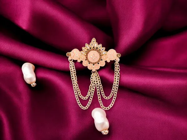 Elegant_Groom_Brooch_With_Chain_-_Peach