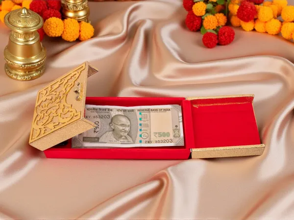 Gold_Embossed_Ornate_Cash_Box_Big