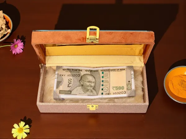 Premium_Rose-Gold_Cash_Box