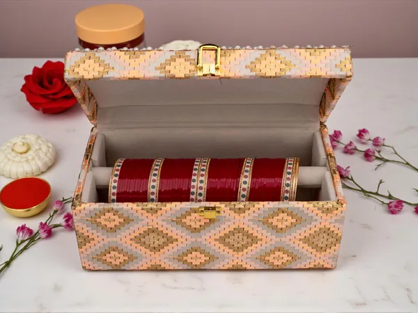 Handcrafted_Pearl_&_Brocade_Chooda_Box_-_Pink