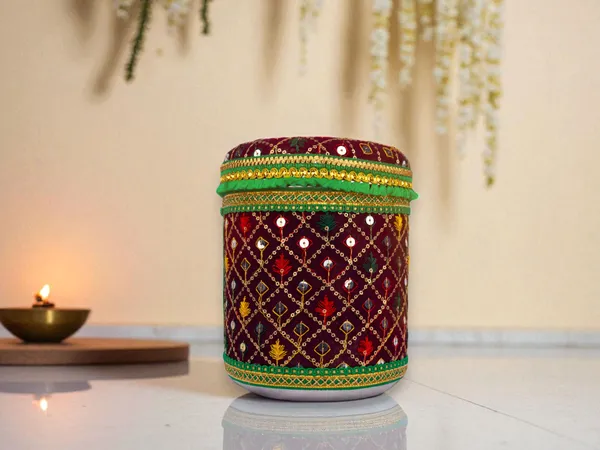 Zardozi_Handcrafted_Box_-_Maroon