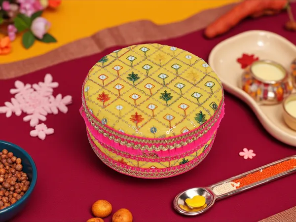 Zardozi_Handcrafted_Laddoo_Box_-_Yellow