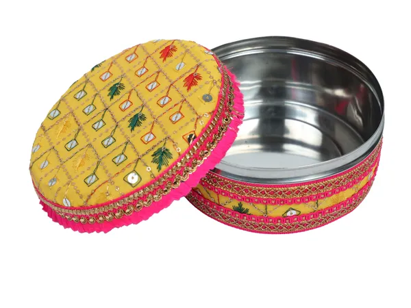 Zardozi_Handcrafted_Laddoo_Box_-_Yellow