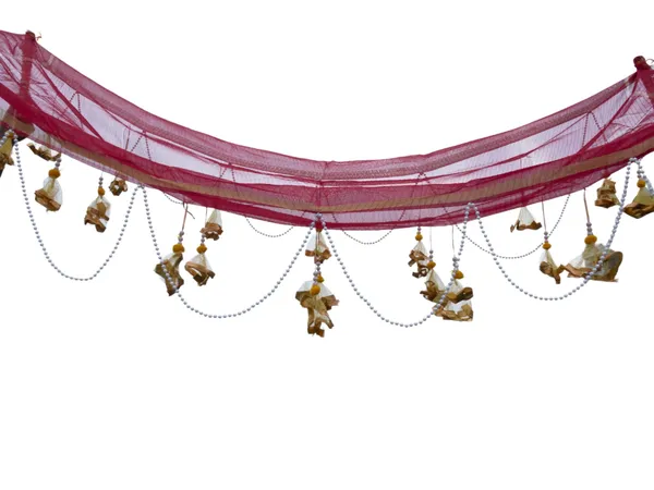 Golden_Floral_Hangings_&_Bead_Chains_Bridal_Entry_Chadar