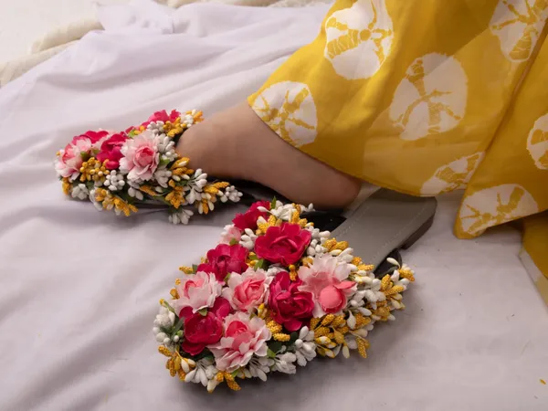 Gulabi_Rang_Bridal_Floral_Juti