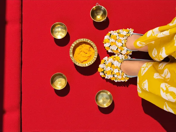 Phoolon_Ki_Chaap_Floral_Haldi_Juti