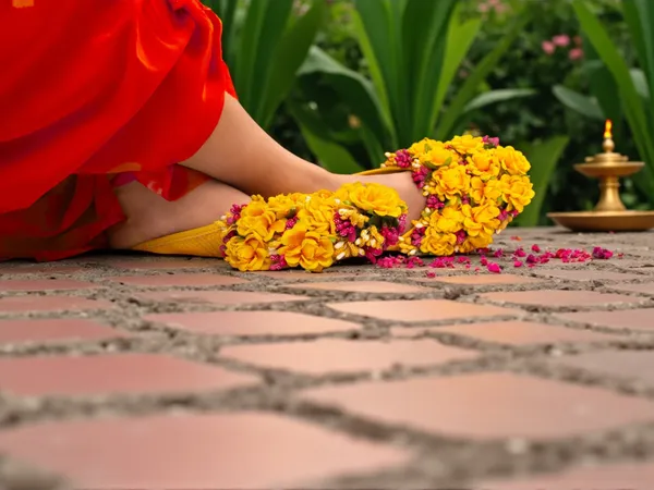 Haldi_Hues_Sunshine_Floral_Juti