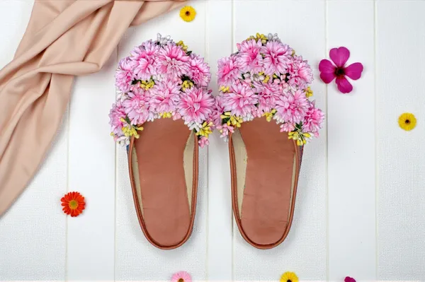 Gulabi_Gulshan_Floral_Juti_Soft_Pink_Delight