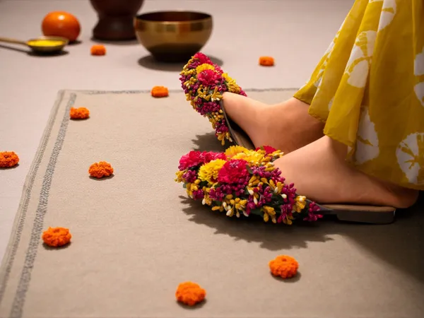 Rang_Mahal_Floral_Juti_Haldi_Pop_Edition
