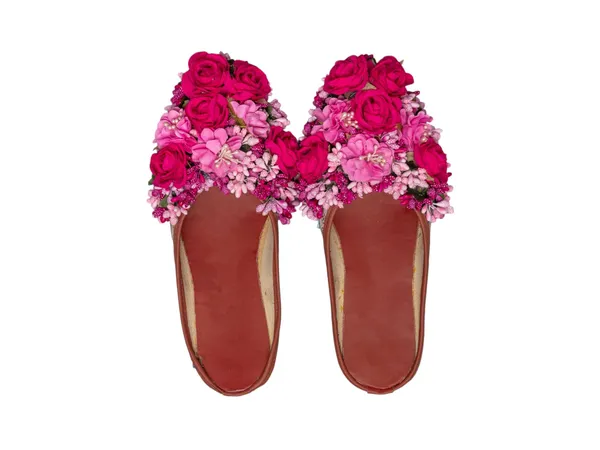 Gulaabi_Nazar_Bold_Bridal_Floral_Juti