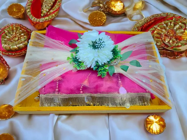 Premium_Yellow_Velvet_Packing_Tray_with_Floral_Velcro_Belt
