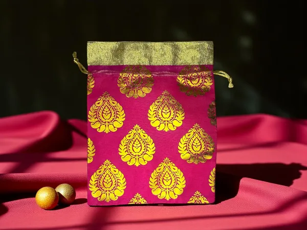 Traditional_Pink_&_Gold_Brocade_Potli_Bag_(Pack_Of_10)