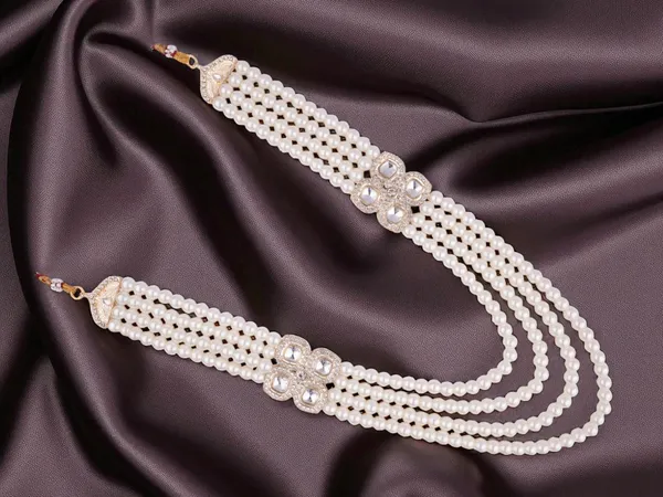 Contemporary_Indian_Groom_Haar_With_Pastel_Pearl_Finish-_Cream
