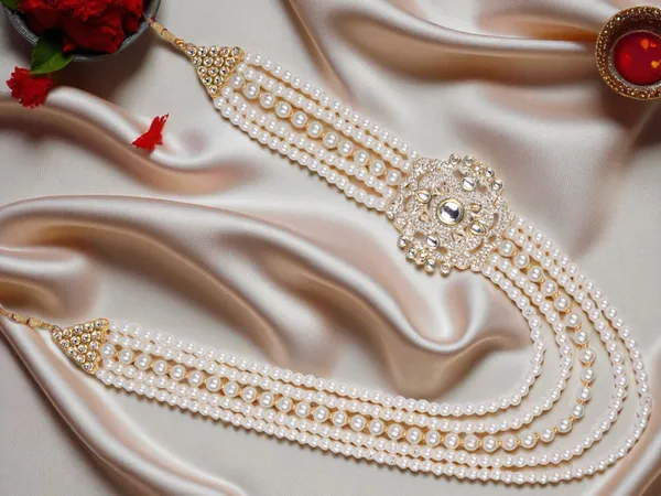Elegant_Pearl_&_Kundan_Groom_Mala