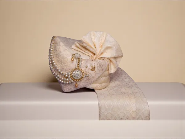 Ivory_Jacquard_Grooms_Pagdi_With_Matching_Safa_&_Pearl_Kalgi