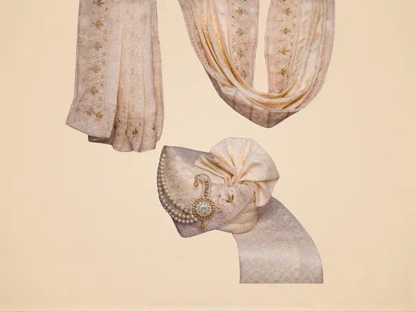 Ivory_Jacquard_Grooms_Pagdi_With_Matching_Safa_&_Pearl_Kalgi