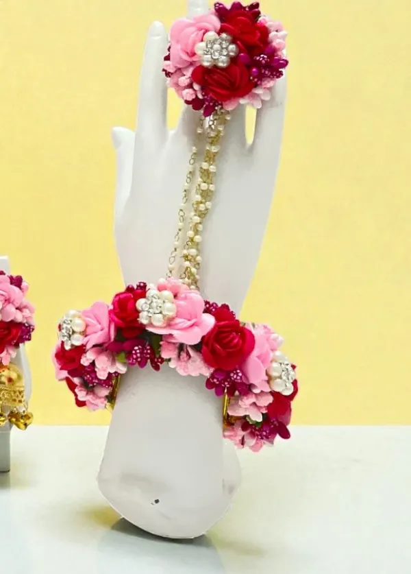 Radiant_Floral_Hathphool_Set