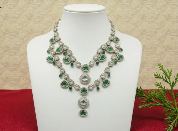JB_-_Royals_Inspired_Emerald_Groom_Mala