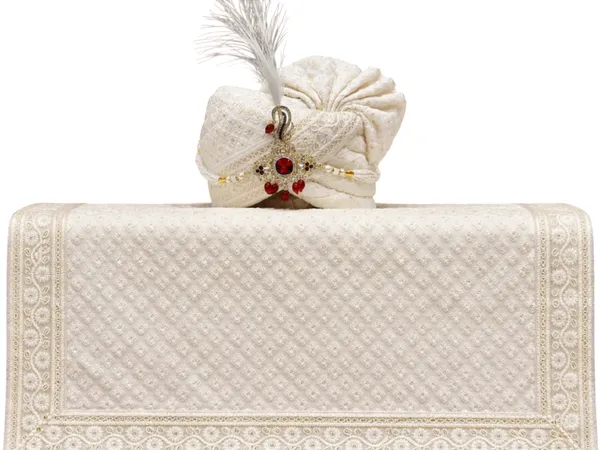 Ivory_Embroidered_Grooms_Pagdi_With_Safa_&_Pearl_Kalgi