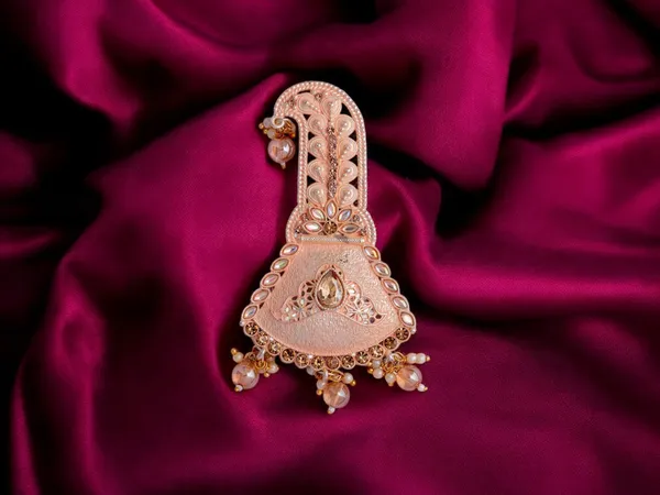Royal_Groom_Kalgi_With_Stone_Embellishments_&_Pearl_Danglers_-_Peach