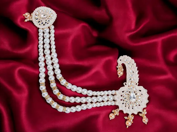 Royal_Groom_Kalgi_With_Pearls_&_Kundan_Work