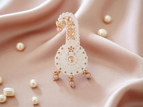 Elegant_Groom_Kalgi_With_Stone_Embellishments