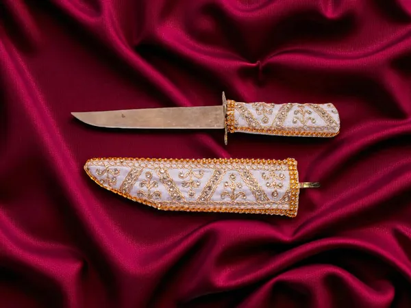 Royal_Hand_Crafted_Kataar