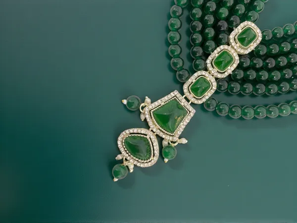 JB_-_Royal_Darbaar_Grrom_Mala