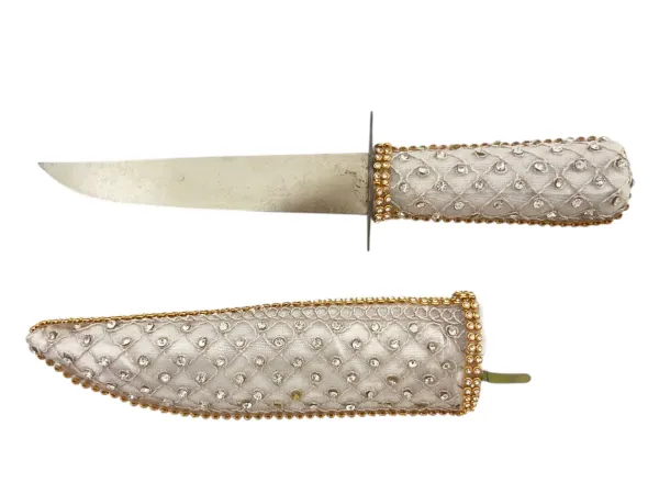 Elegant_Ivory_Embroidered_Kataar