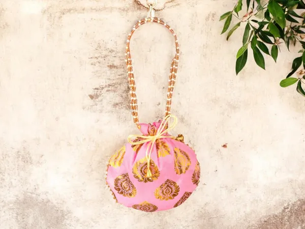 Bail_Round_Potli_Bag_With_Pearl_Beaded_Handle