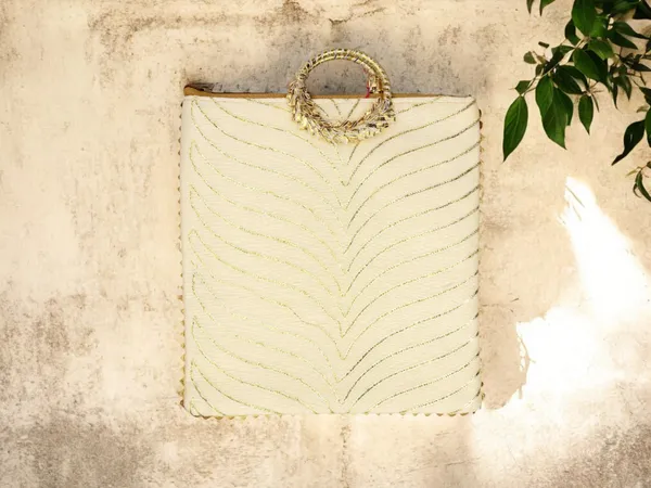 Chevron_Bag_With_Ring_Handle