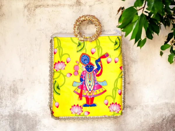 Shri_Square_Bag_With_Golden_Handle
