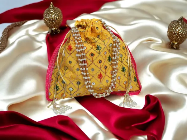 Zardozi_Handcrafted_Potli_-_Yellow
