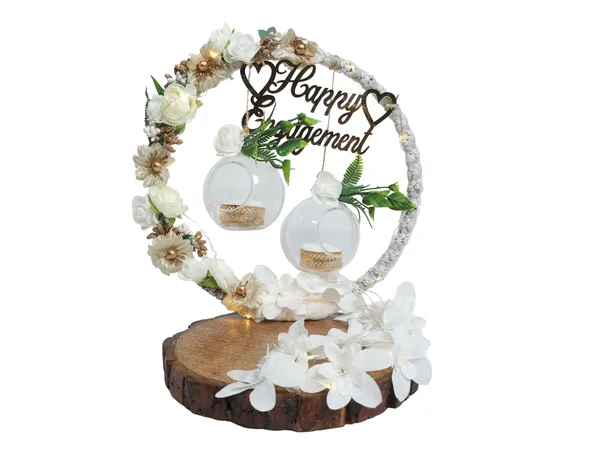 Petal_Drop_Engagement_Ring_Holder