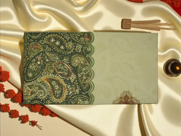 Elegant_Cream_&_Green_Paisley_Shagun_Envelope(Pack_Of_10)