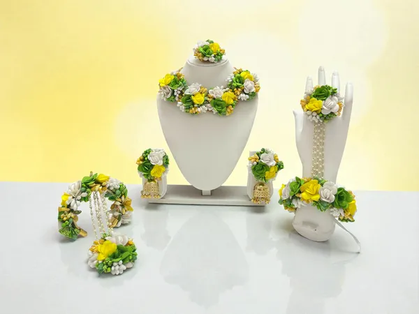 Grace_Bloom_Bridal_Floral_Jewellery
