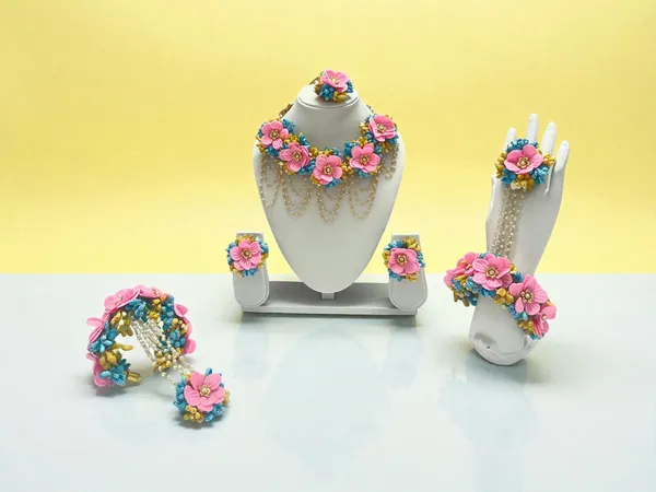 Vibrant_Bloom_Bridal_Floral_Set