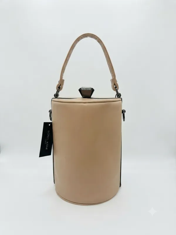 Beige_cylindrical_handbag_for_girls