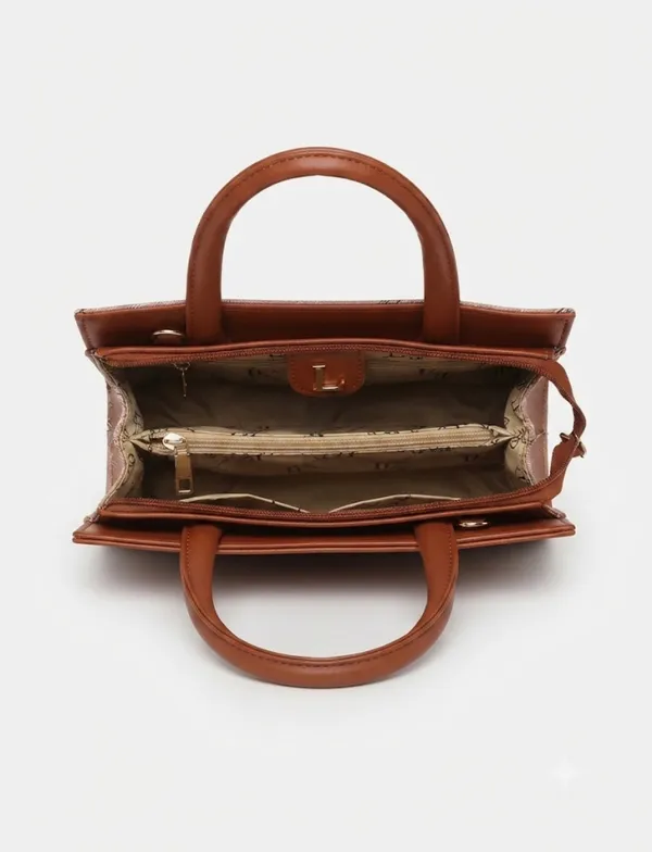 Classic_Beige_tote_handbag_for_women