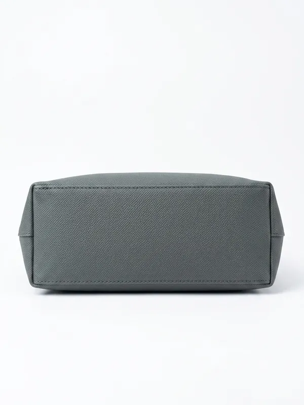 Prevera_Grey_textured_handbag