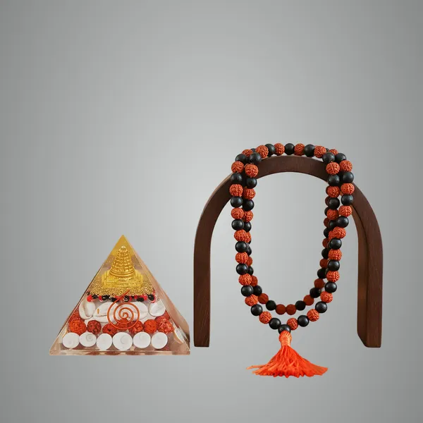 Multicolor_Rudraksha_Karungali_Mala_&_Laxmi_Pyramid