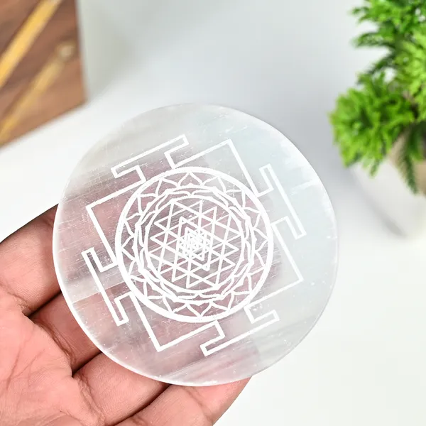 Transparent_Selenite_Crystal_Charging_Plate_For_Round_3_Inch_Shree_Yantra_For_Cleansing_&_Meditation