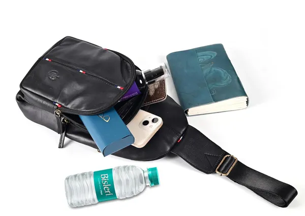 Black_Adjustable_Chest_Bag_For_Men