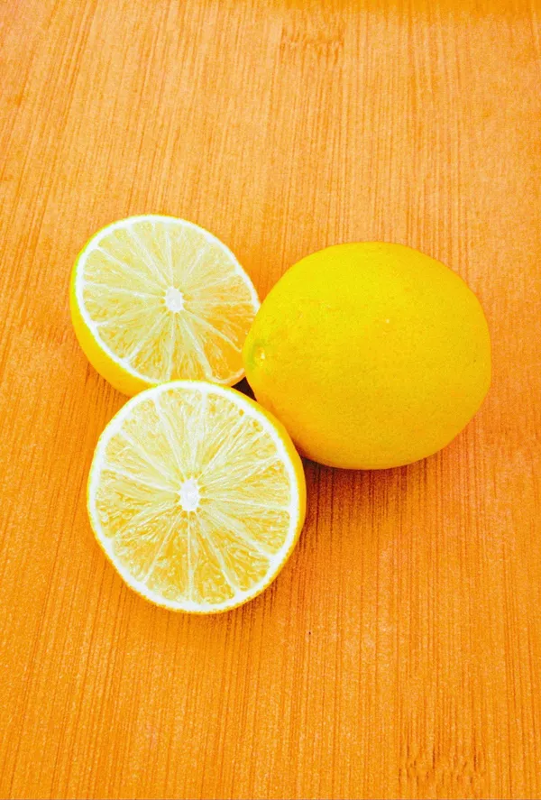 Kagoji_Nimbu_Fruit_Tree_Lemon_Plant_Live_Thin_Peel_Juicy_Lemon_Fast_Growing_Citrus_Plant